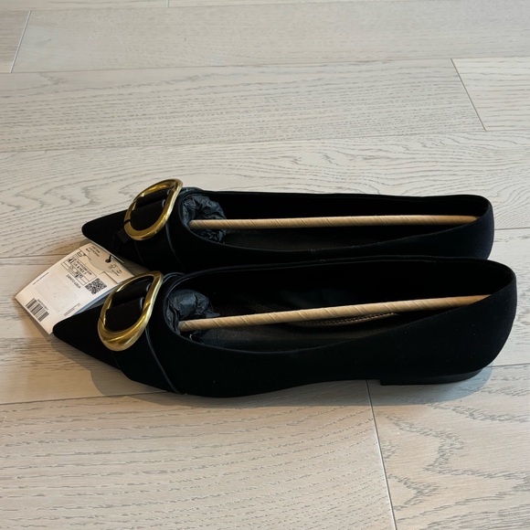 Black suede flats with gold buckle - Picture 2 of 4